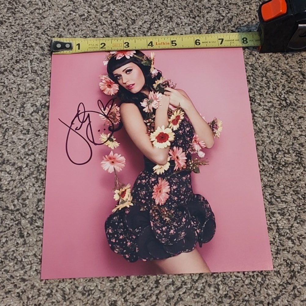 Katy Perry Signed Autograph Photo - Picture 3 of 4